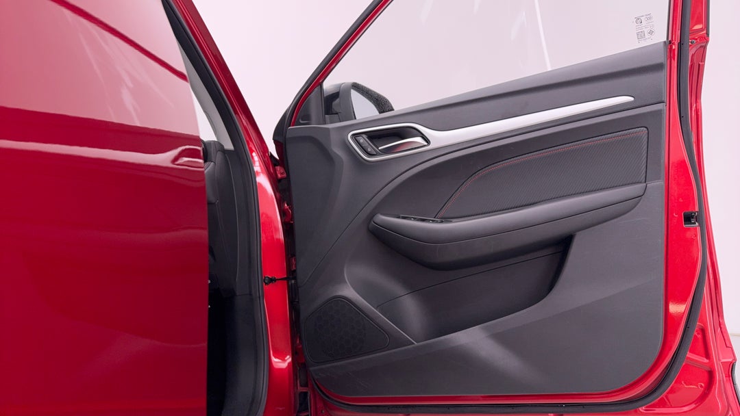 2022 MG Zst Essence, Automatic, 18496 km, Speaker View