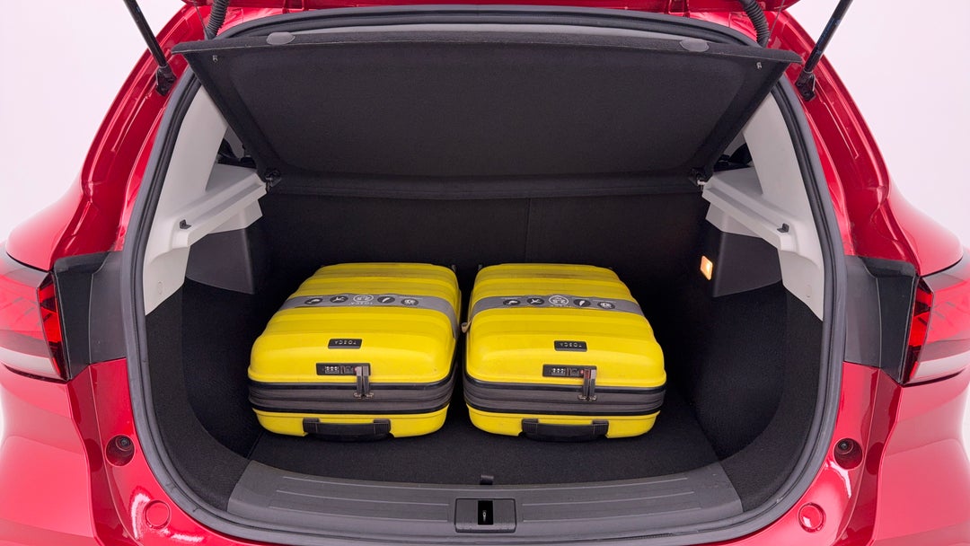 2022 MG Zst Essence, Automatic, 18496 km, Boot Inside View with Luggage