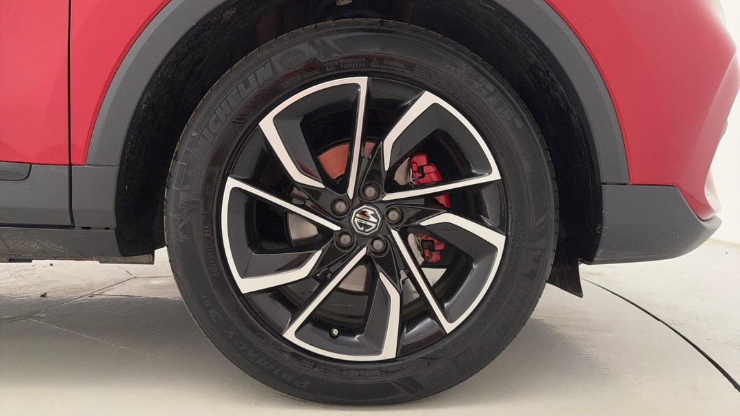 2022 MG Zst Essence, Automatic, 18496 km, Right Front Wheel