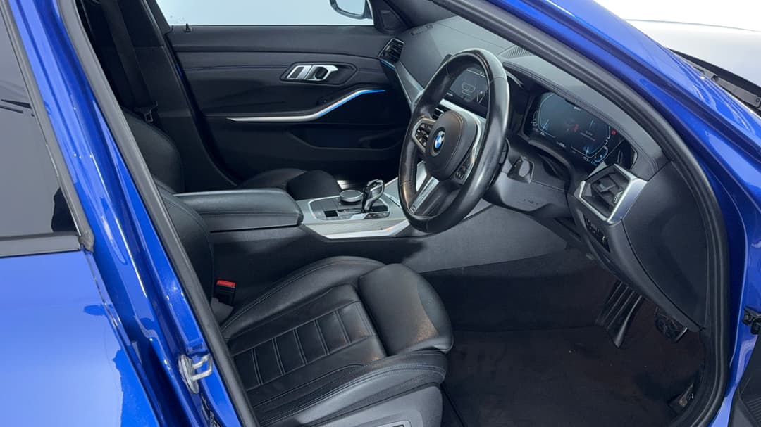 2021 BMW 3 30e M Sport Phev, Automatic, 47835 km, Right Side Front Door Cabin View