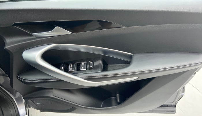2021 MG HECTOR SHARP CVT, Petrol, Automatic, 8,282 km, Driver Side Door Panels Control