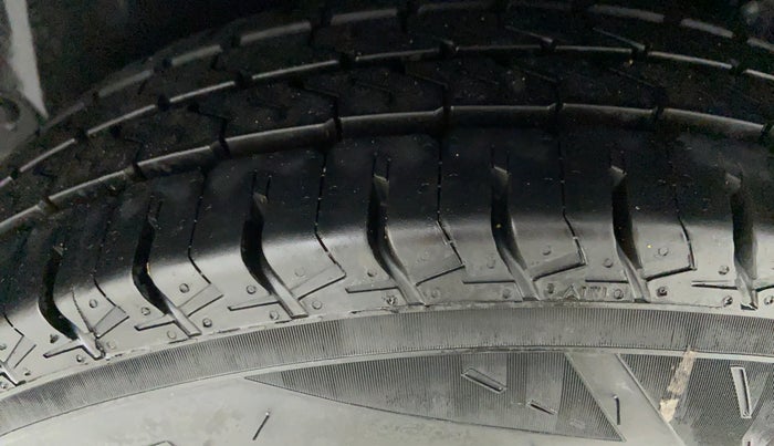 2012 Maruti Swift VDI, Diesel, Manual, 38,289 km, Left Rear Tyre Tread