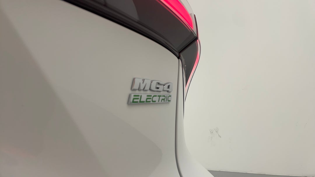 Badge (Boot Right Side)