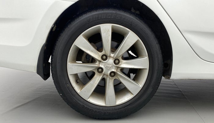 2012 Hyundai Verna FLUIDIC 1.6 VTVT SX, Petrol, Manual, 74,925 km, Right Rear Wheel