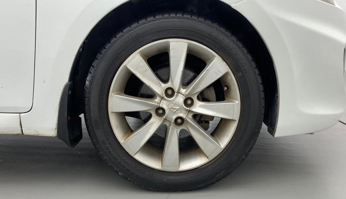 2012 Hyundai Verna FLUIDIC 1.6 VTVT SX, Petrol, Manual, 74,925 km, Right Front Wheel