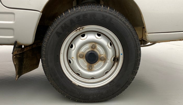 2015 Maruti Omni 5 STR, Petrol, Manual, 38,233 km, Right Front Wheel
