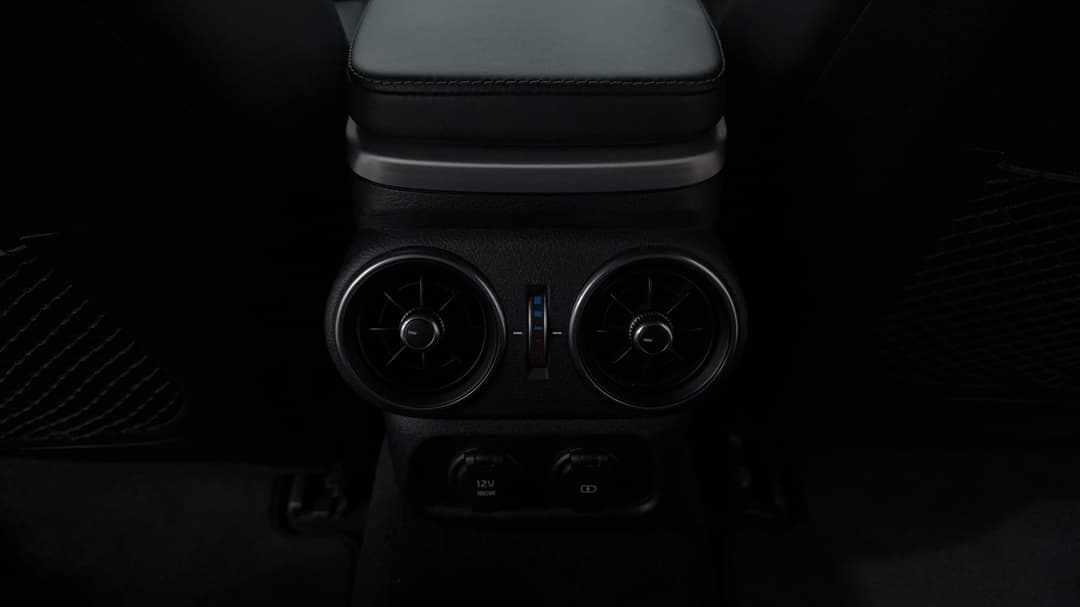 2019 Kia Stinger Gt (red Leather), Automatic, 135957 km, Rear A/C Vent