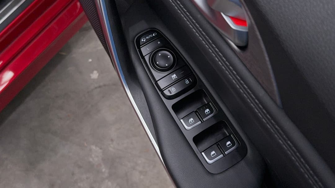 2019 Kia Stinger Gt (red Leather), Automatic, 135957 km, Drivers Side Door Panel Controls