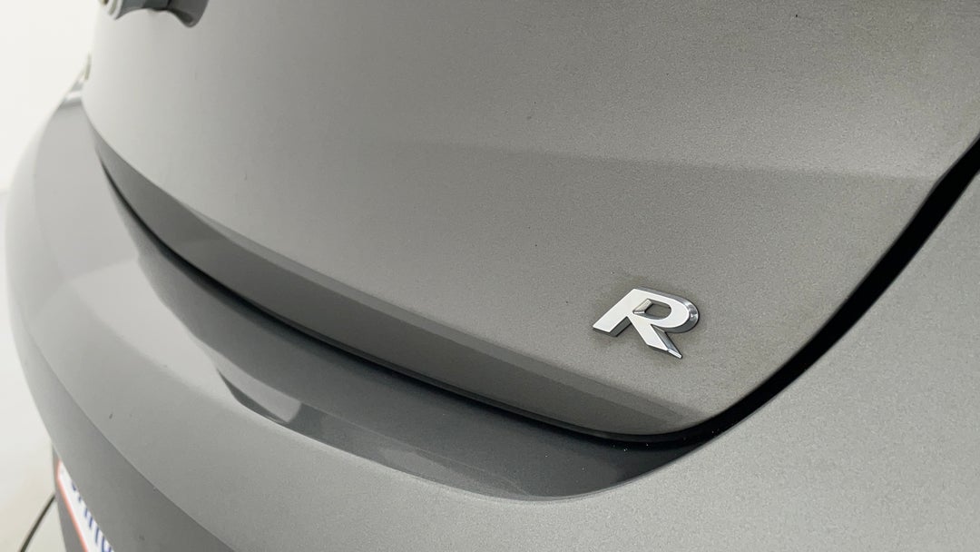 Badge (Boot Right Side)