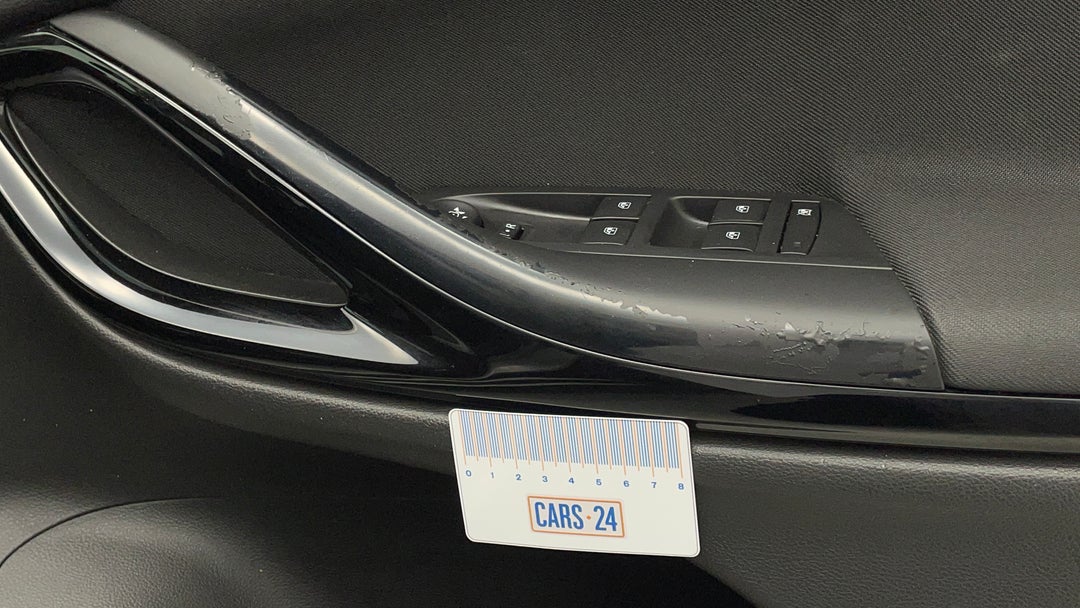 Door Interior Front RHS Scuff