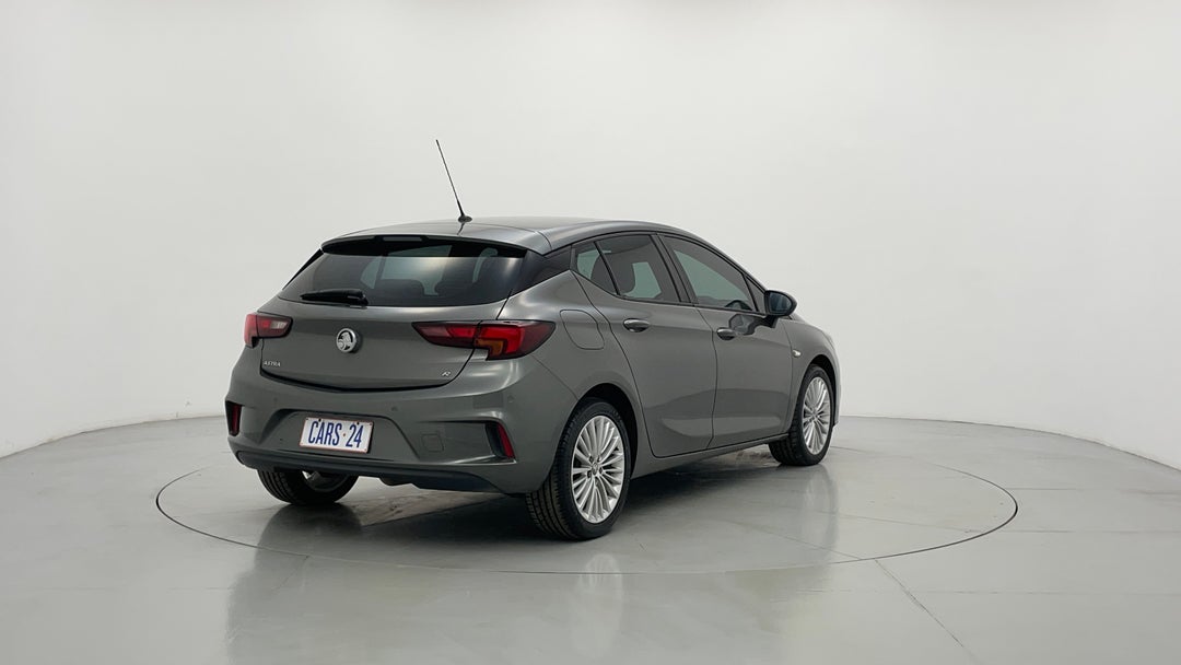 Right Back Diagonal (45- Degree) View