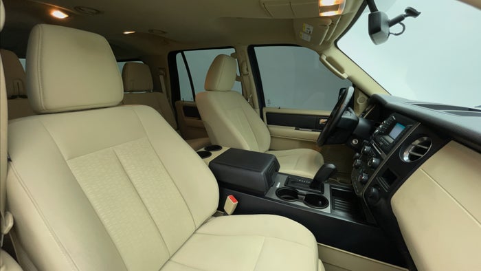FORD EXPEDITION-Right Side Front Door Cabin View