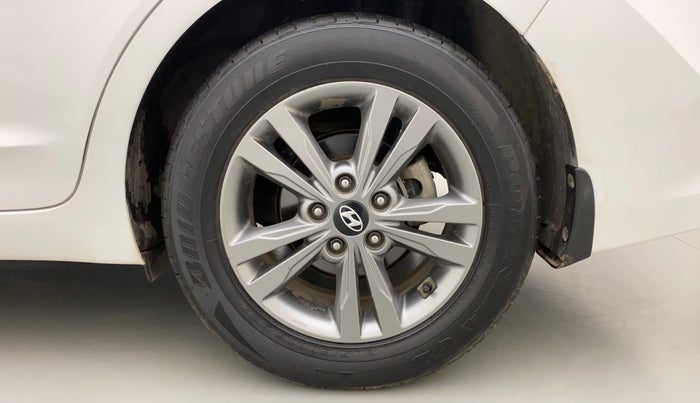 2016 Hyundai New Elantra 2.0 SX AT PETROL, Petrol, Automatic, 30,445 km, Left Rear Wheel