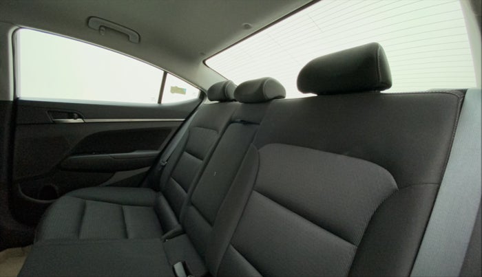 2016 Hyundai New Elantra 2.0 SX AT PETROL, Petrol, Automatic, 30,445 km, Right Side Rear Door Cabin