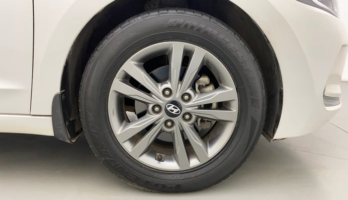 2016 Hyundai New Elantra 2.0 SX AT PETROL, Petrol, Automatic, 30,445 km, Right Front Wheel
