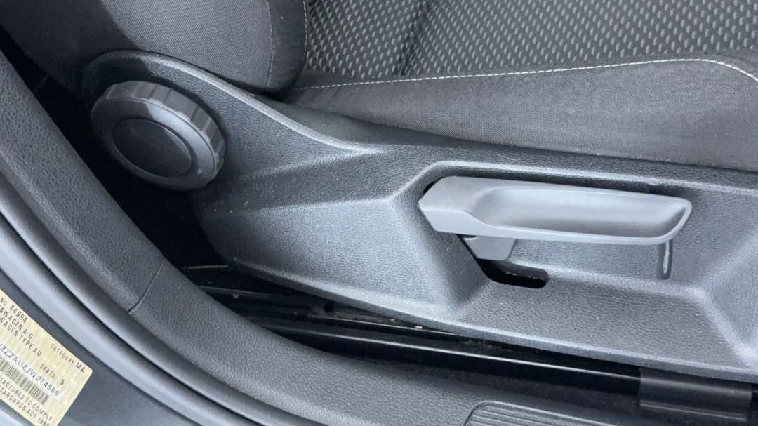 2018 Volkswagen Golf 110tsi, Automatic, 81960 km, Drivers Side Adjustment Panel