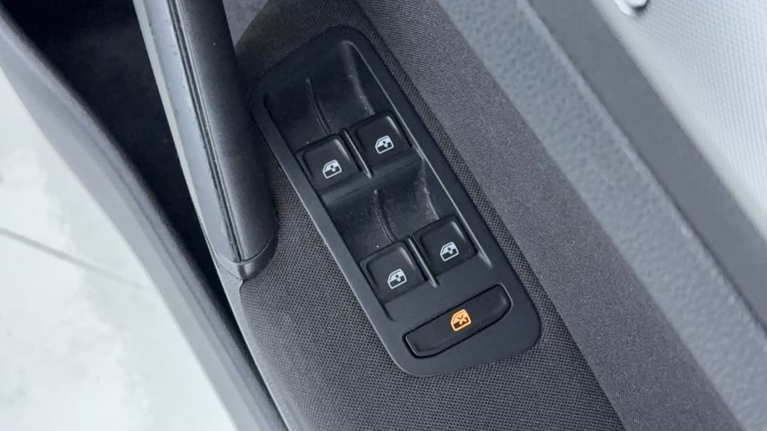 2018 Volkswagen Golf 110tsi, Automatic, 81960 km, Drivers Side Door Panel Controls