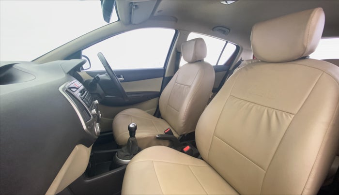2013 Hyundai i20 SPORTZ 1.2 VTVT, Petrol, Manual, 29,182 km, Right Side Front Door Cabin