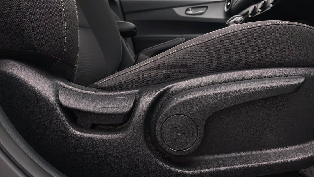 2020 Kia Cerato S, Automatic, 56813 km, Drivers Side Adjustment Panel