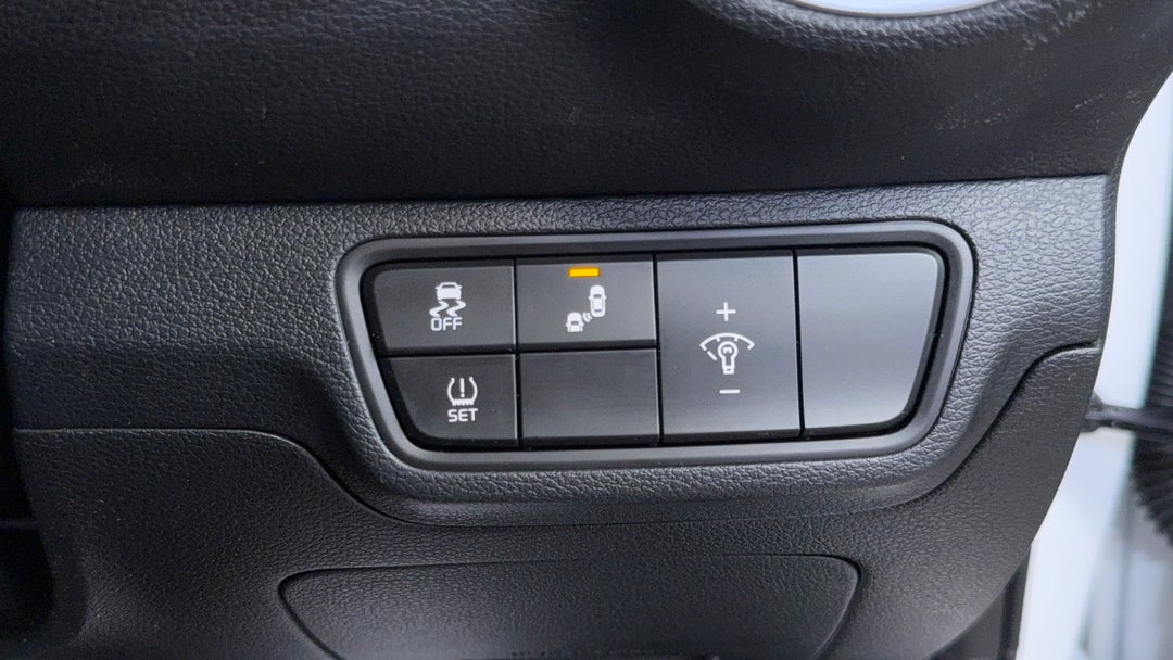 2022 Kia Cerato Sport+, Automatic, 22866 km, Utility Switches/Buttons