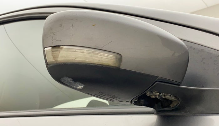 2015 Maruti Ciaz VXI+, Petrol, Manual, 98,152 km, Right rear-view mirror - Slight misalignment