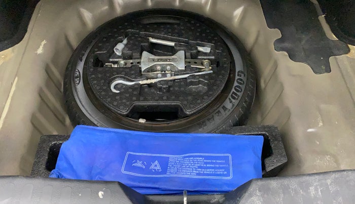2015 Maruti Ciaz VXI+, Petrol, Manual, 98,152 km, Spare Tyre
