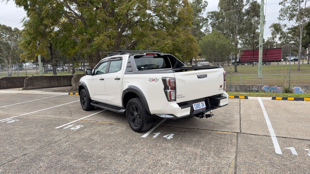 Left Back Diagonal (45- Degree) View