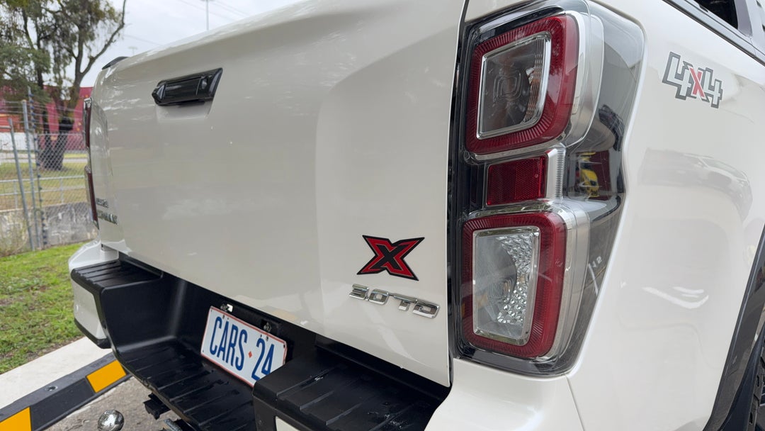 Badge (Boot Right Side)