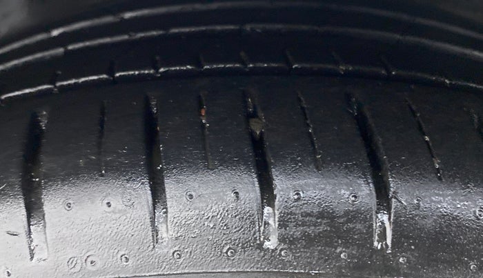 2019 Ford Figo Aspire 1.2 TITANIUM+ PETROL, Petrol, Manual, 23,713 km, Left Front Tyre Tread