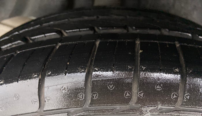 2018 Ford FREESTYLE TITANIUM + 1.2 TI-VCT, Petrol, Manual, 6,977 km, Right Rear Tyre Tread
