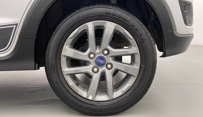 2018 Ford FREESTYLE TITANIUM + 1.2 TI-VCT, Petrol, Manual, 6,977 km, Left Rear Wheel