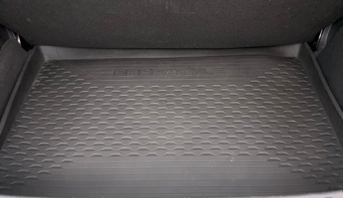 2018 Ford FREESTYLE TITANIUM + 1.2 TI-VCT, Petrol, Manual, 6,977 km, Boot Inside