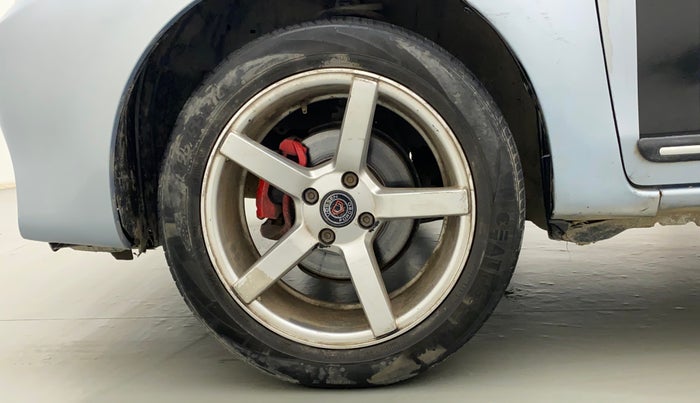 2012 Toyota Etios Liva G, Petrol, Manual, 63,983 km, Left Front Wheel