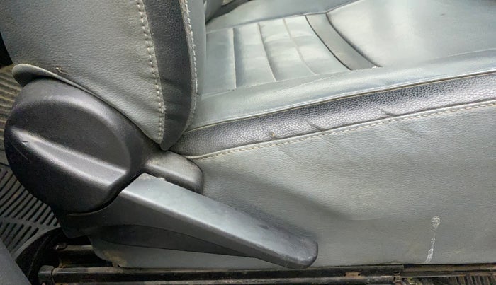 2012 Toyota Etios Liva G, Petrol, Manual, 63,983 km, Driver Side Adjustment Panel