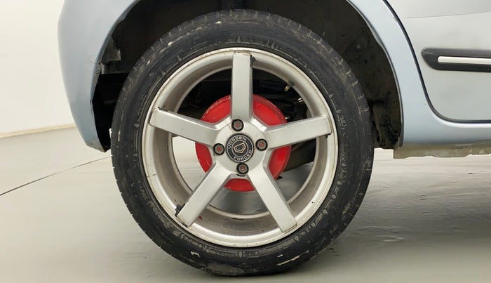 2012 Toyota Etios Liva G, Petrol, Manual, 63,983 km, Right Rear Wheel