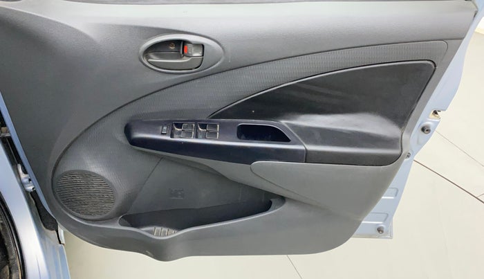 2012 Toyota Etios Liva G, Petrol, Manual, 63,983 km, Driver Side Door Panels Control