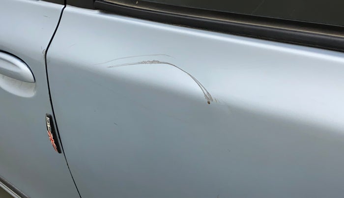 2012 Toyota Etios Liva G, Petrol, Manual, 63,983 km, Rear left door - Minor scratches