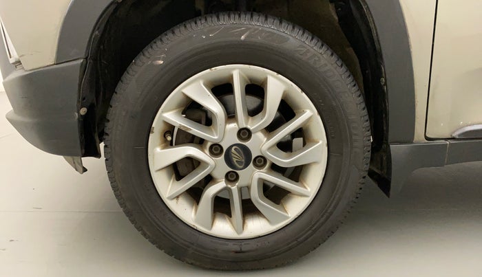 2016 Mahindra Kuv100 K8 6 STR, Petrol, Manual, 35,142 km, Left Front Wheel
