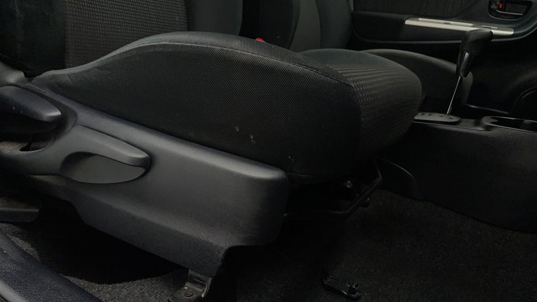 2016 Toyota Yaris Ascent, Automatic, 74300 km, Drivers Side Adjustment Panel