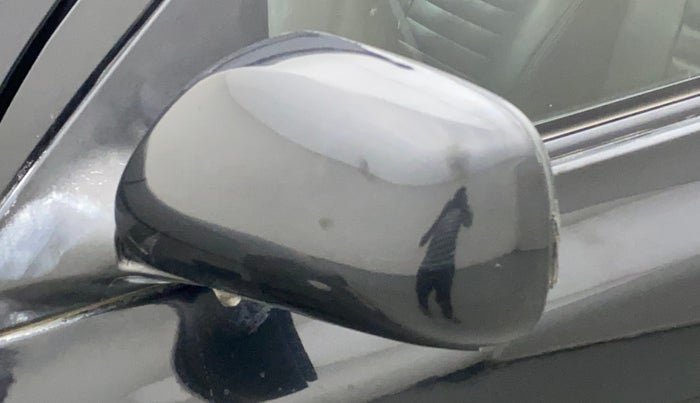 2011 Toyota Etios G SP, Petrol, Manual, 99,943 km, Left rear-view mirror - Cover has minor damage