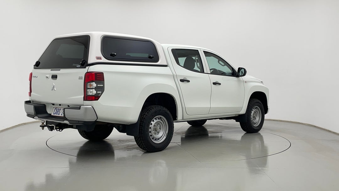 Right Back Diagonal (45- Degree) View