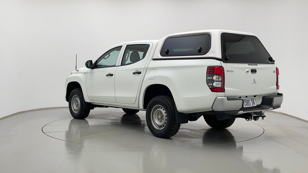 Left Back Diagonal (45- Degree) View