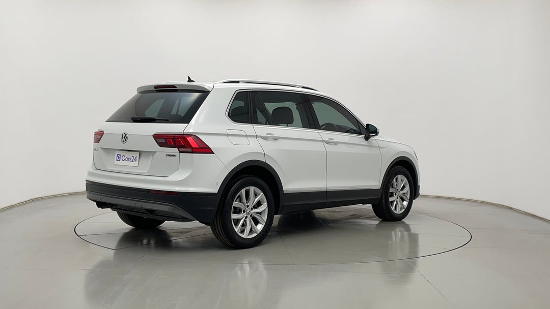 Right Back Diagonal (45- Degree) View