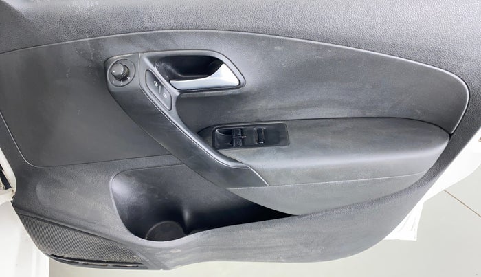 2019 Volkswagen Ameo COMFORTLINE 1.0, CNG, Manual, 43,806 km, Driver Side Door Panels Control