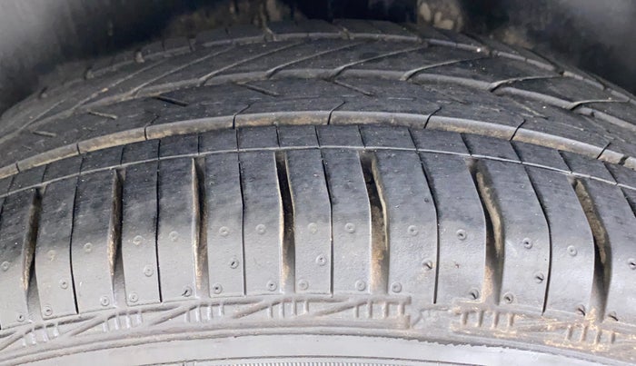 2019 Volkswagen Ameo COMFORTLINE 1.0, CNG, Manual, 43,806 km, Left Rear Tyre Tread