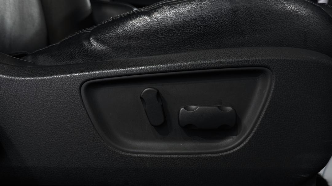 2018 Mitsubishi Pajero Sport Exceed (4x4) 7 Seat, Automatic, 55056 km, Drivers Side Adjustment Panel