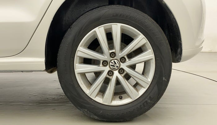 2014 Volkswagen Polo HIGHLINE1.2L, Petrol, Manual, 1,02,172 km, Left Rear Wheel
