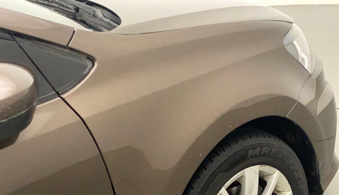 2017 Volkswagen Ameo HIGHLINE PLUS 1.5L AT 16 ALLOY, Diesel, Automatic, 1,02,724 km, Right fender - Paint has minor damage