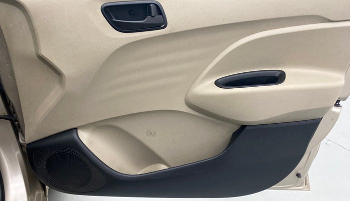 2020 Hyundai NEW SANTRO MAGNA 1.1 CORPORATE EDITION, Petrol, Manual, 15,448 km, Driver Side Door Panels Control