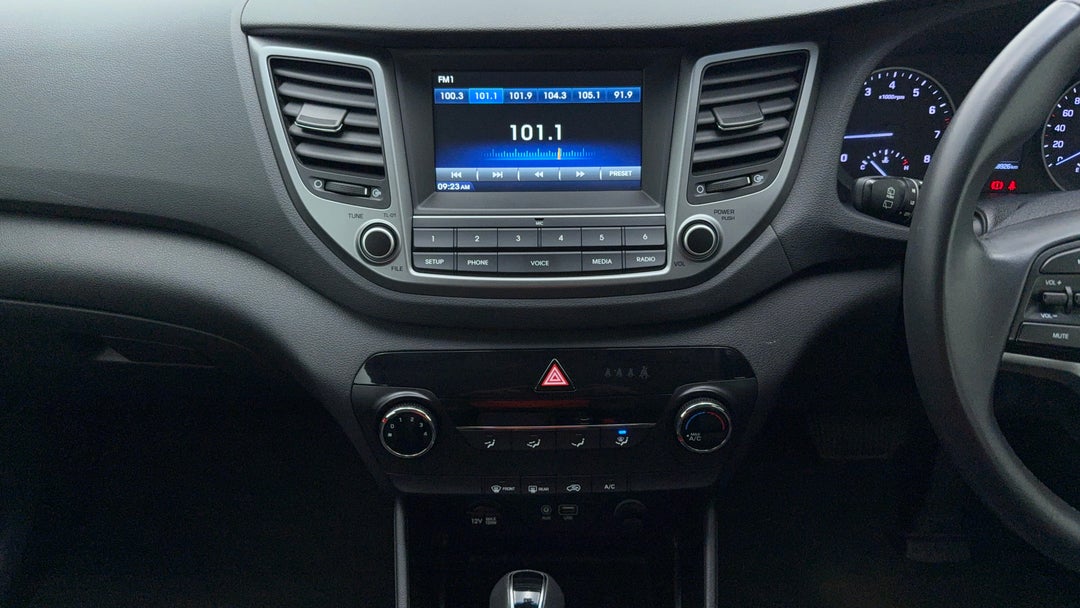 2018 Hyundai Tucson Active X (fwd), Automatic, 138926 km, Center Console